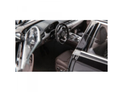 Модель автомобиля Audi Q7 2015, Orca Black, Scale 1:18 от VAG Модель автомобиля Audi Q7 2015, Orca Black, Scale 1:18
